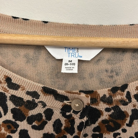 Leopard Print Women's Cardigan size Medium (8 - 10) - Picture 3 of 6